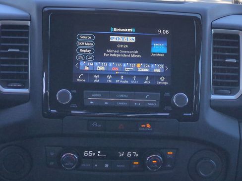 Used 2024 Nissan Frontier SL image 17