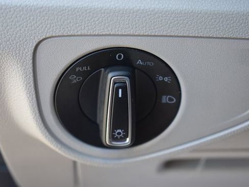 Used 2022 Volkswagen Atlas SE FWD image 23