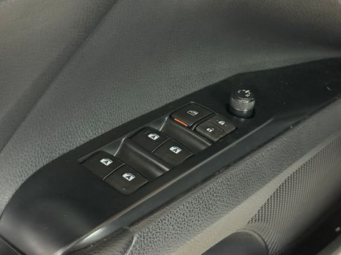 Used 2020 Toyota Camry SE image 21