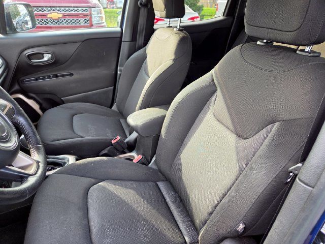 Used 2016 Jeep Renegade Latitude w/ Cold Weather Group AWD/4WD image 2