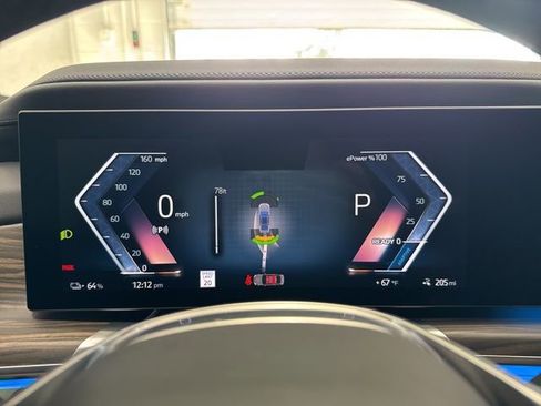 Used 2024 BMW i7 xDrive60 w/ Premium Package image 52