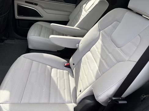 Used 2024 Kia Telluride SX Prestige image 10