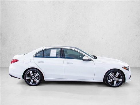 Used 2025 Mercedes-Benz C 300 4MATIC Sedan image 4
