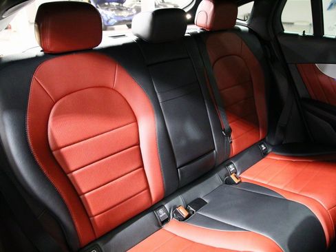 Used 2019 Mercedes-Benz GLC 300 4MATIC Coupe image 27