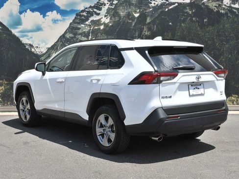 Used 2024 Toyota RAV4 XLE AWD/4WD image 9