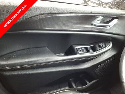 Used 2023 Jeep Grand Cherokee Altitude image 13