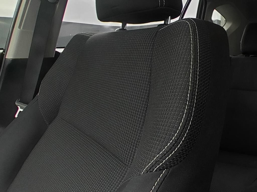 Used 2017 Toyota RAV4 XLE FWD image 9