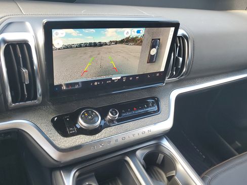 New 2026 Ford Expedition Tremor image 21