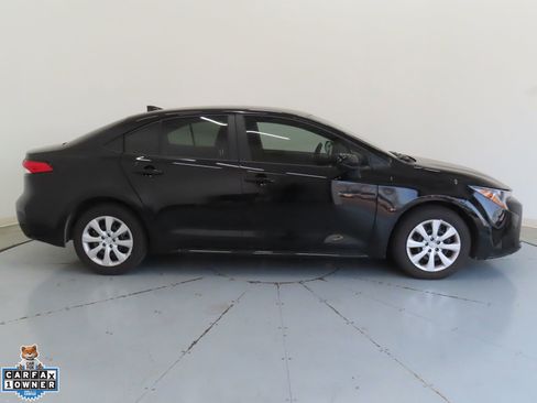 Used 2026 Toyota Corolla LE FWD image 2