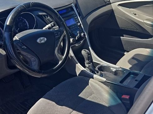 Used 2012 Hyundai Sonata GLS w/ Popular Equipment Pkg FWD image 2