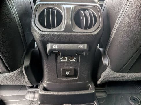 Used 2021 Jeep Wrangler Unlimited Sahara AWD/4WD image 35