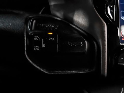 Used 2020 RAM 2500 Big Horn w/ Level 2 Equipment Group AWD/4WD image 31
