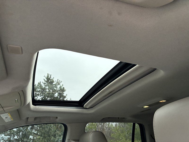 Used 2017 GMC Yukon SLT AWD/4WD image 15