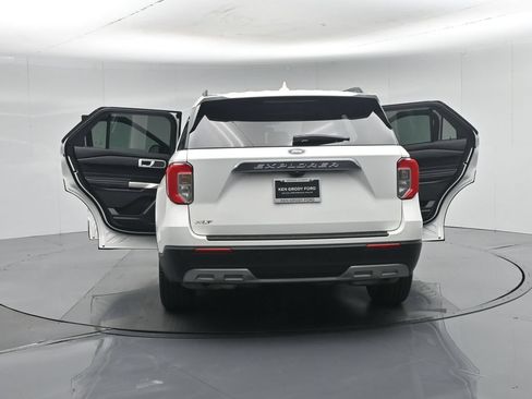 Certified 2021 Ford Explorer XLT w/ Equipment Group 202A RWD image 33