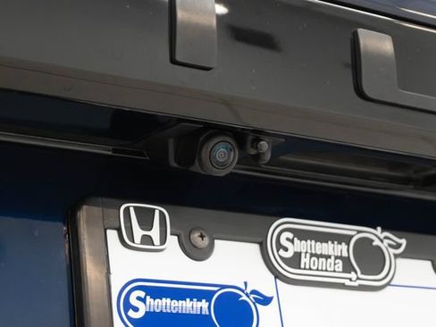 Used 2025 Honda Pilot Elite image 16