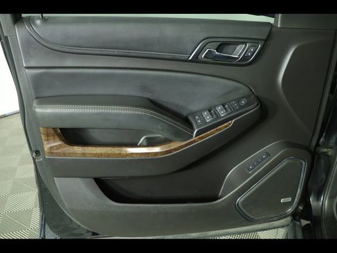 Used 2016 Chevrolet Suburban LT image 18