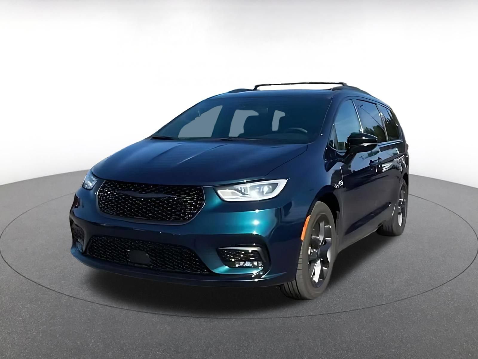 Used 2025 Chrysler Pacifica Limited FWD image 6
