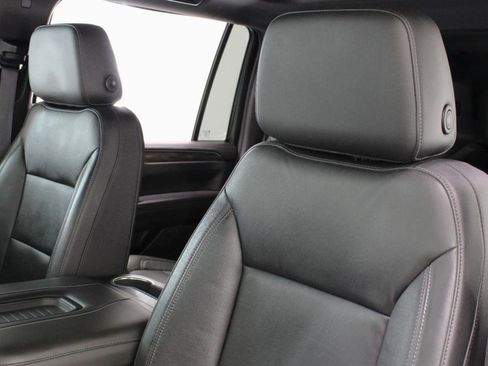 Used 2021 Chevrolet Suburban Z71 w/ Z71 Signature Package image 34