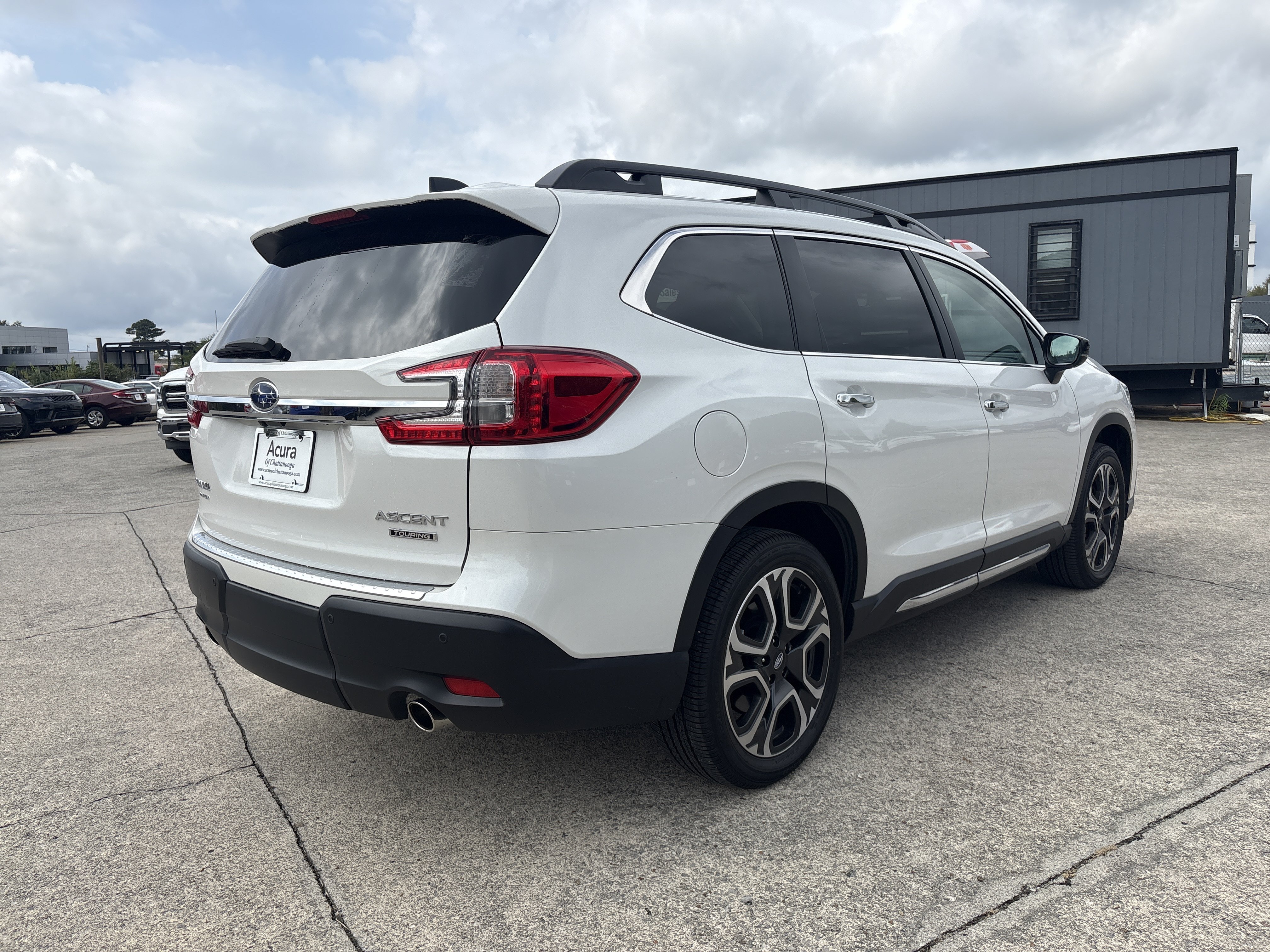 Used 2026 Subaru Ascent Touring AWD/4WD image 2