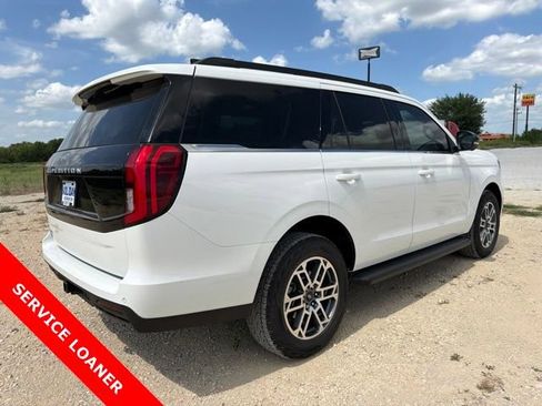 New 2026 Ford Expedition Active AWD/4WD image 4