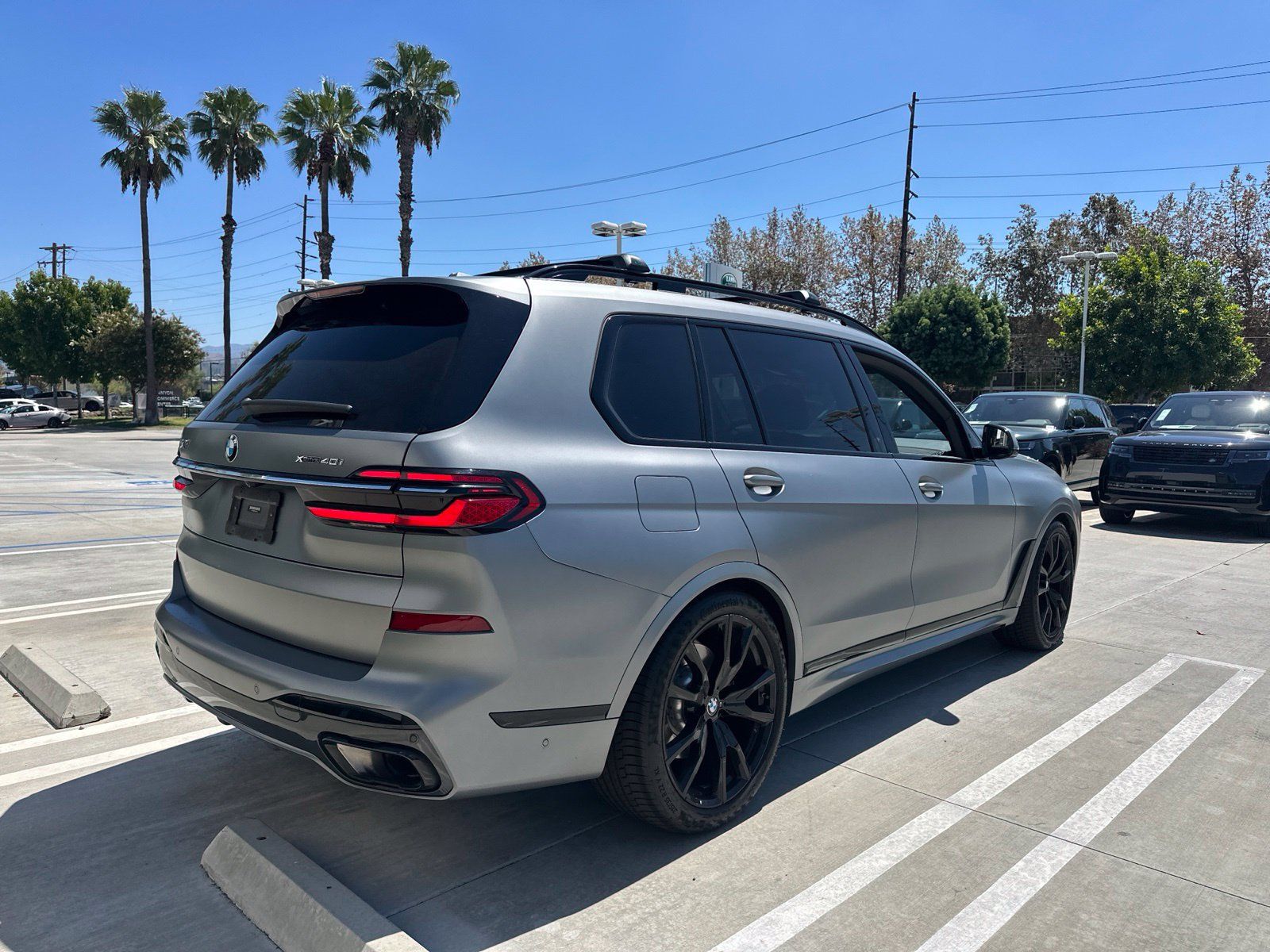 Used 2023 BMW X7 xDrive40i w/ Executive Package AWD/4WD image 3
