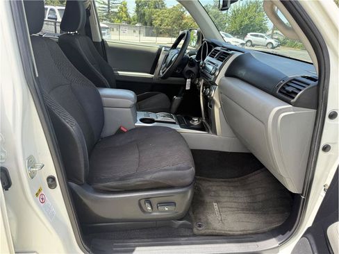 Used 2013 Toyota 4Runner SR5 w/ Convenience Pkg AWD/4WD image 16