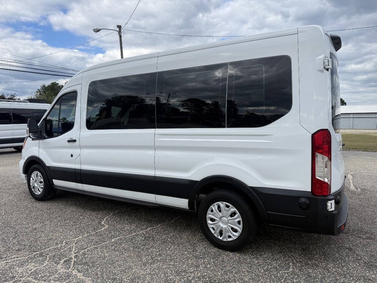 Used 2020 Ford Transit 350 XLT RWD image 24