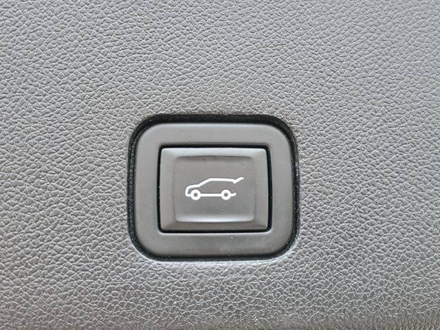 Certified 2024 Cadillac XT6 Premium Luxury AWD/4WD image 33