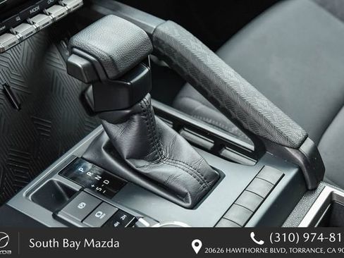 Used 2025 Toyota Tacoma SR5 AWD/4WD image 19