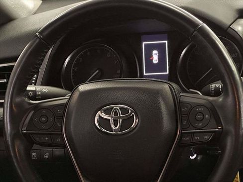 Used 2023 Toyota Camry SE w/ Cold Weather Package FWD image 19