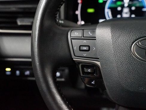 Used 2025 Toyota Camry SE FWD image 14