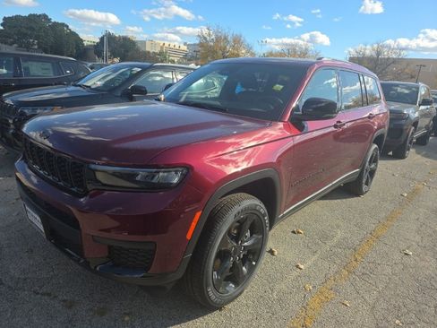 New 2025 Jeep Grand Cherokee L Altitude AWD/4WD image 3