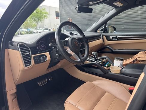 Certified 2022 Porsche Cayenne S image 5