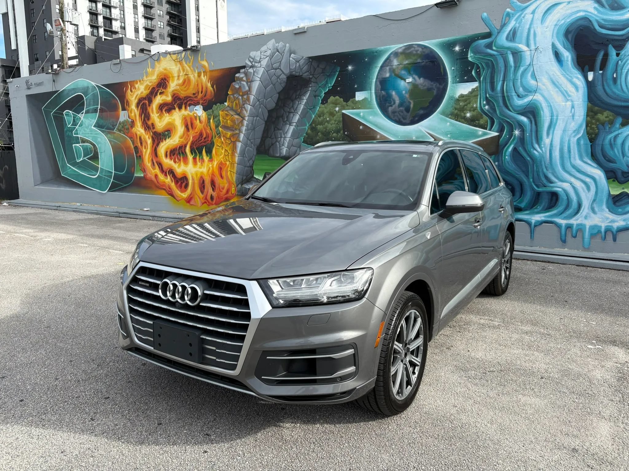 Used 2017 Audi Q7 3.0T Premium Plus w/ Premium Plus Package AWD/4WD image 2