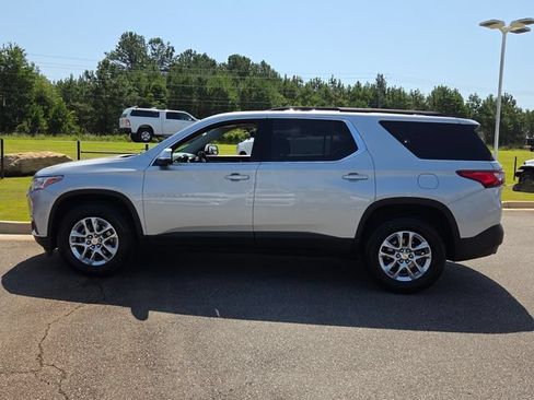 Used 2021 Chevrolet Traverse LT FWD image 4
