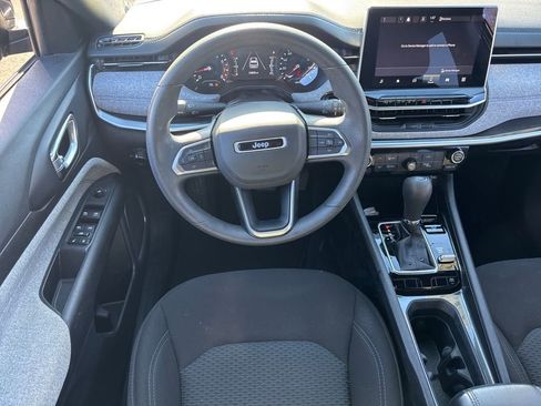 Used 2023 Jeep Compass Sport image 14