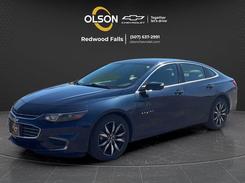 Used 2017 Chevrolet Malibu LT FWD image 1
