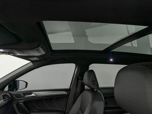 Used 2023 Volkswagen Tiguan SE R-Line FWD image 16
