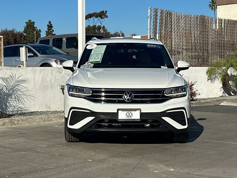 Certified 2022 Volkswagen Tiguan SE w/ Panoramic Sunroof Package image 10