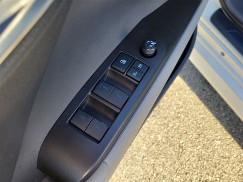 Used 2021 Toyota Camry LE image 14