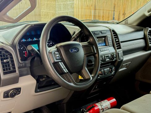 Used 2017 Ford F250 XL w/ Power Equipment Group RWD image 14