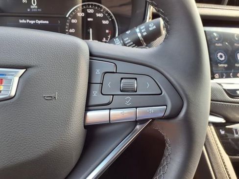 New 2025 Cadillac XT6 Luxury image 34