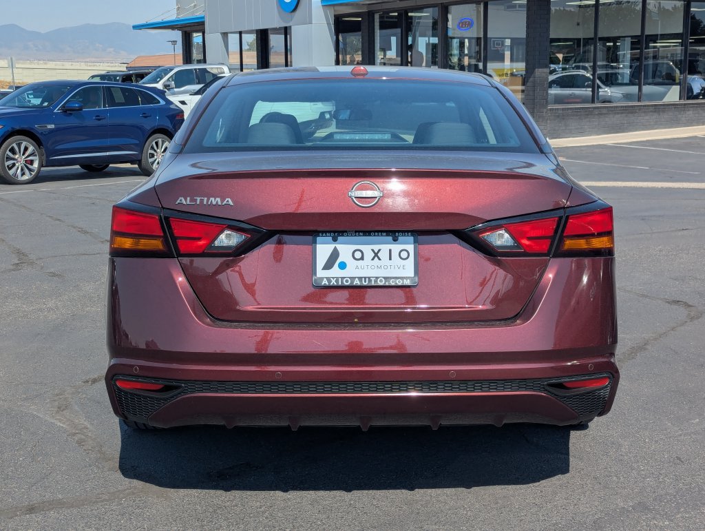 Used 2025 Nissan Altima 2.5 SV FWD image 6