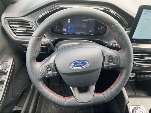 Used 2025 Ford Escape ST-Line w/ Tech Pack #1 AWD/4WD image 17