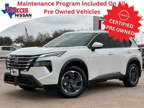 Used 2024 Nissan Rogue SV w/ SV Premium Package image 2