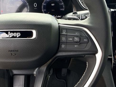 New 2025 Jeep Grand Cherokee L Altitude image 17