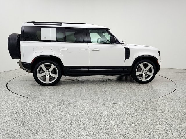 Used 2022 Land Rover Defender 110 X-Dynamic HSE AWD/4WD image 4