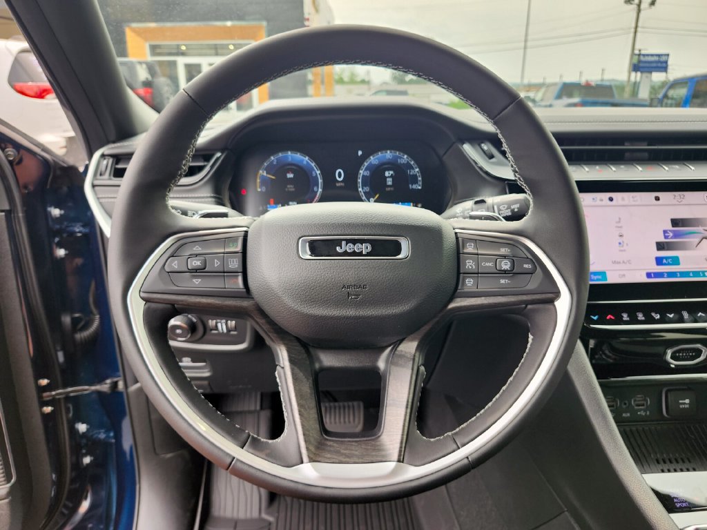 New 2026 Jeep Grand Cherokee Limited AWD/4WD image 29