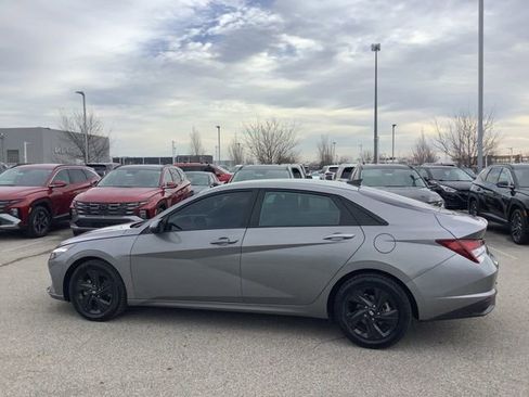 Certified 2023 Hyundai Elantra SEL w/ Preferred Accessory Package image 9