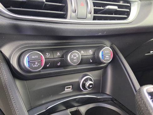 Used 2024 Alfa Romeo Stelvio Veloce AWD/4WD image 29